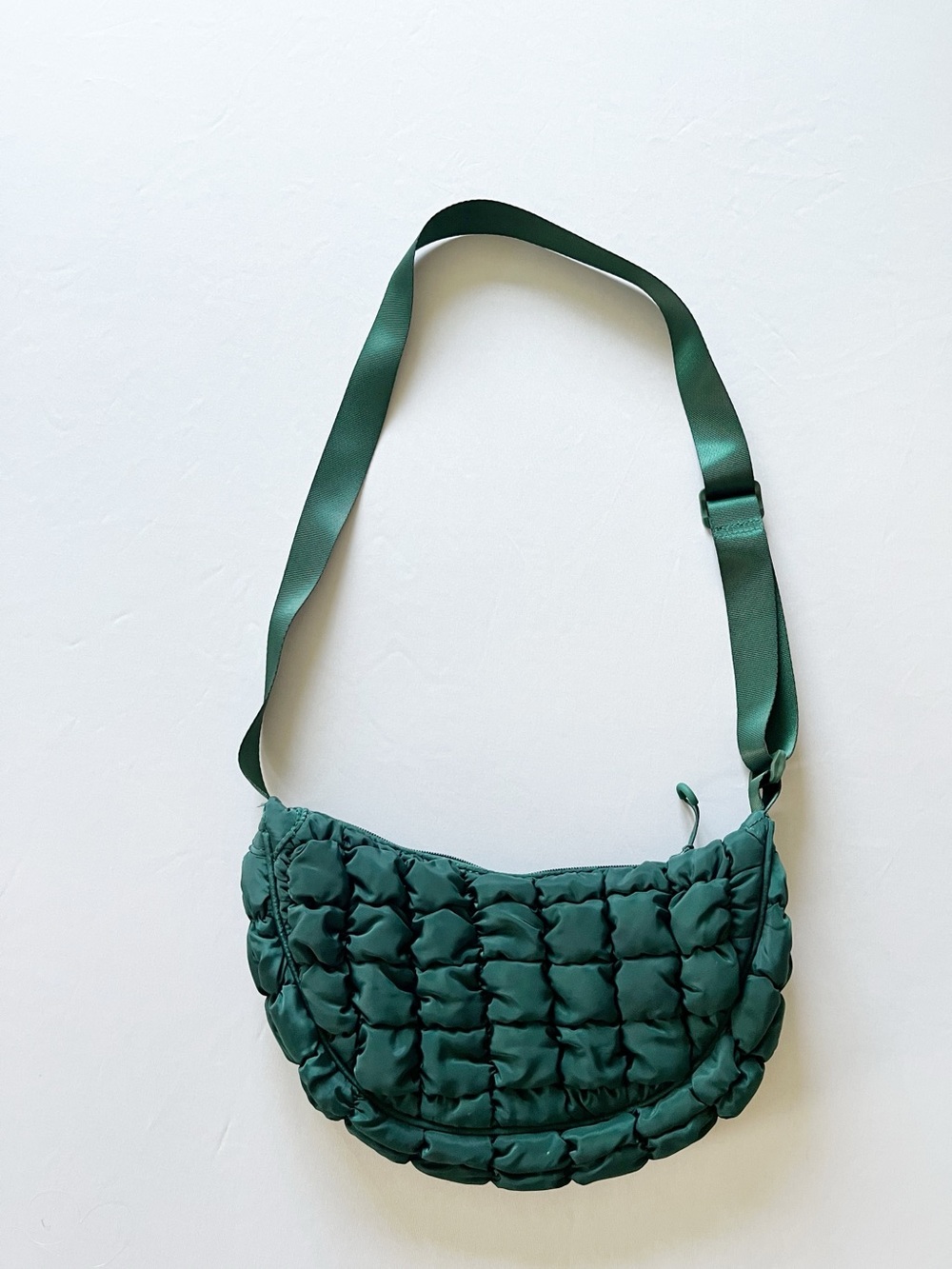 Wild Fable Half Moon Quilted Puffer Puff Crossbody handbag purse Hunter Green